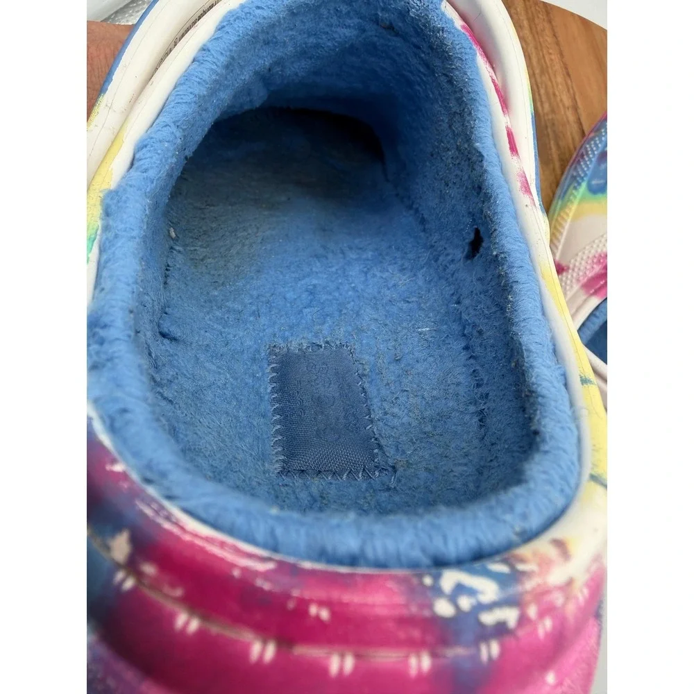 Crocs Classic‎ Lined Tie Dye Clogs Men's 7/Women's 9 Blue Faux Fur Fuzzy Slides